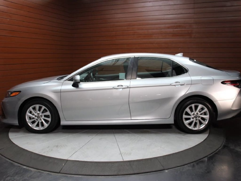 Used 2024 Toyota Camry LE FWD image 25