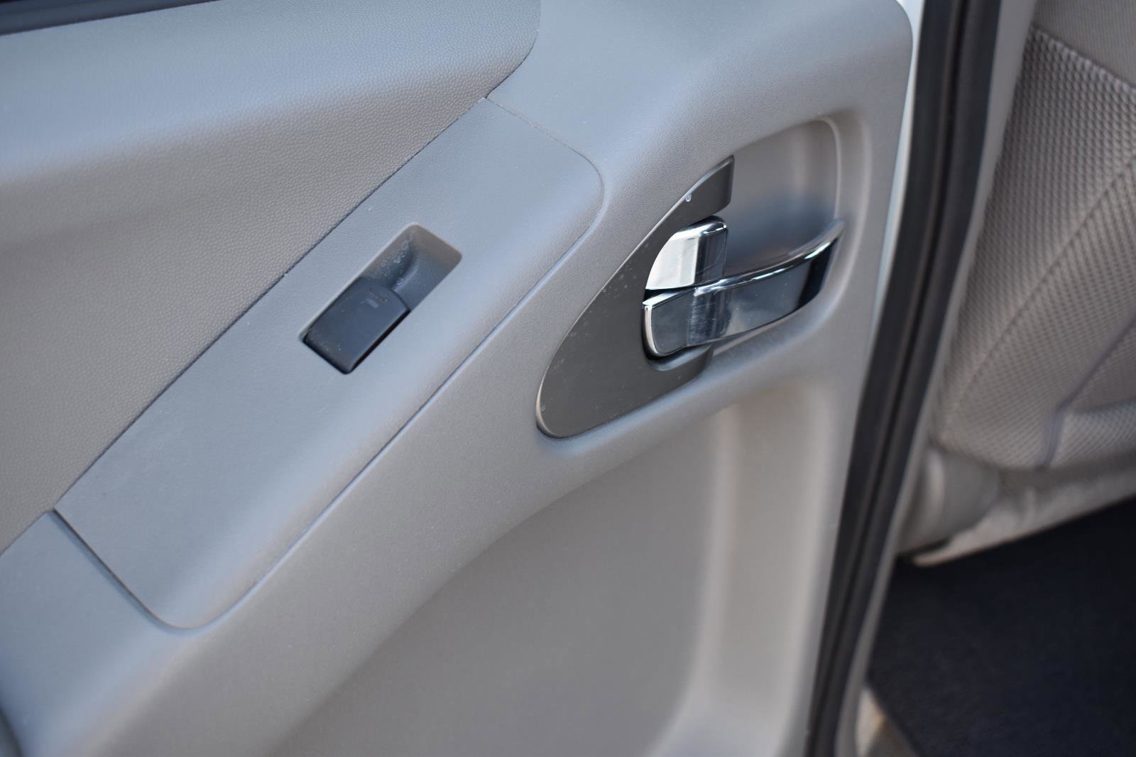 Used 2015 Nissan Frontier SV w/ SV Value Truck Package image 32