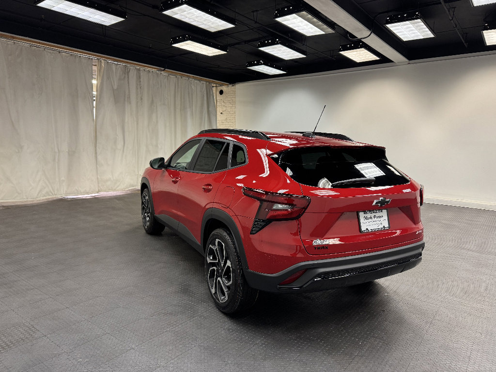 New 2026 Chevrolet Trax RS w/ Sunroof Package FWD image 3