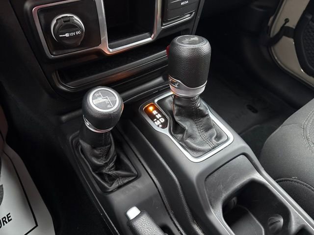 Used 2022 Jeep Wrangler Unlimited Willys image 20