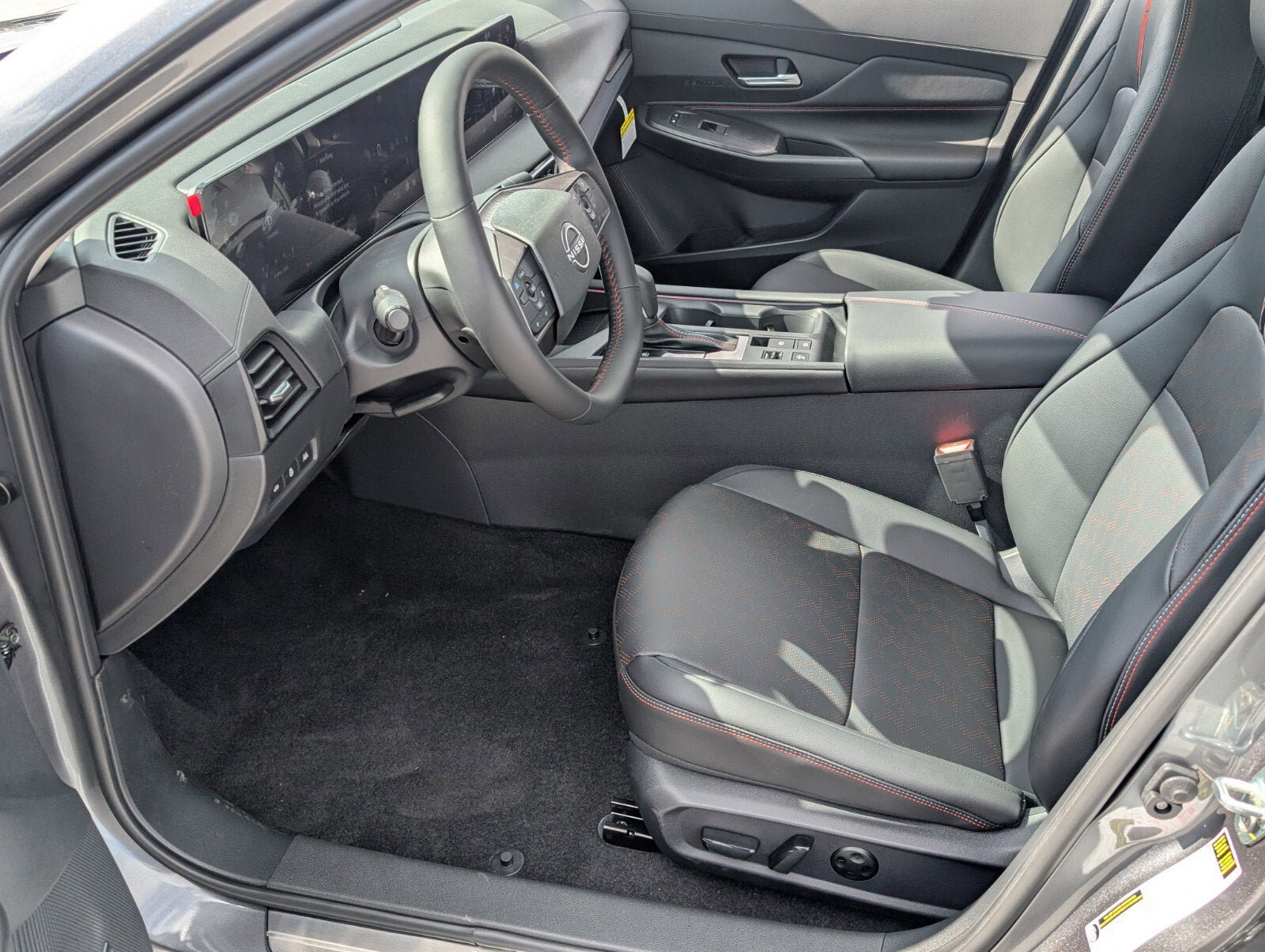 New 2026 Nissan Sentra SR w/ SR Premium Package FWD image 5