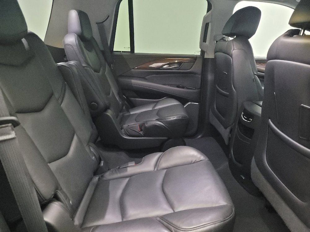 Used 2019 Cadillac Escalade Luxury w/ Escalade Sport Edition image 19