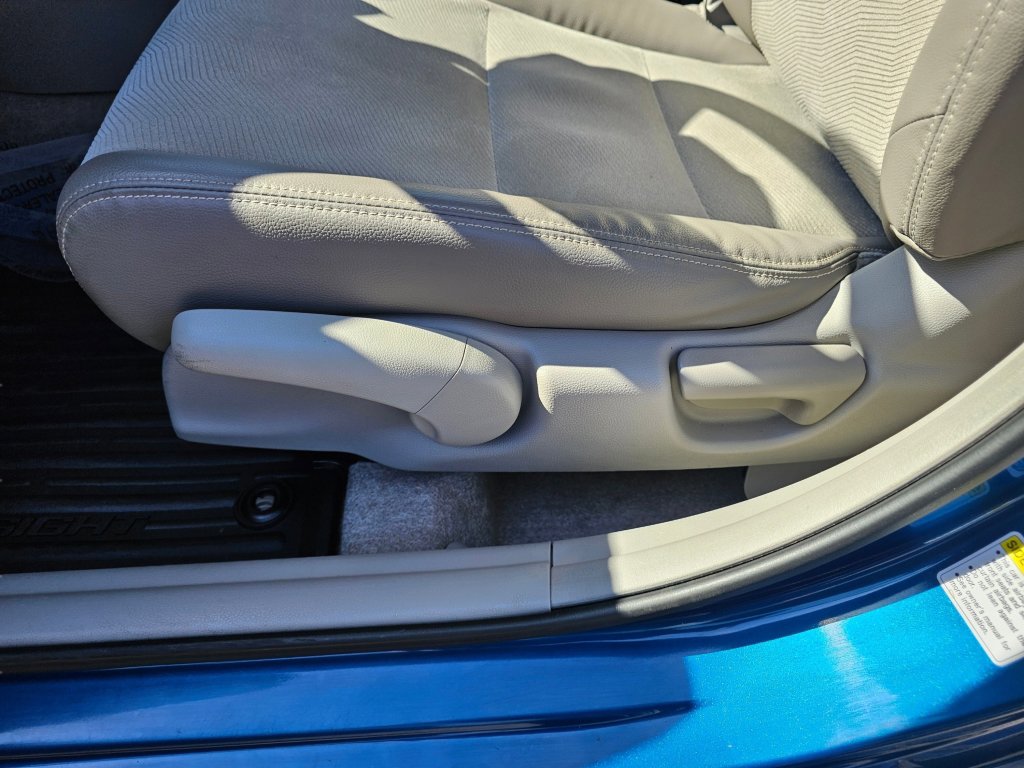 Used 2012 Honda Insight EX image 28
