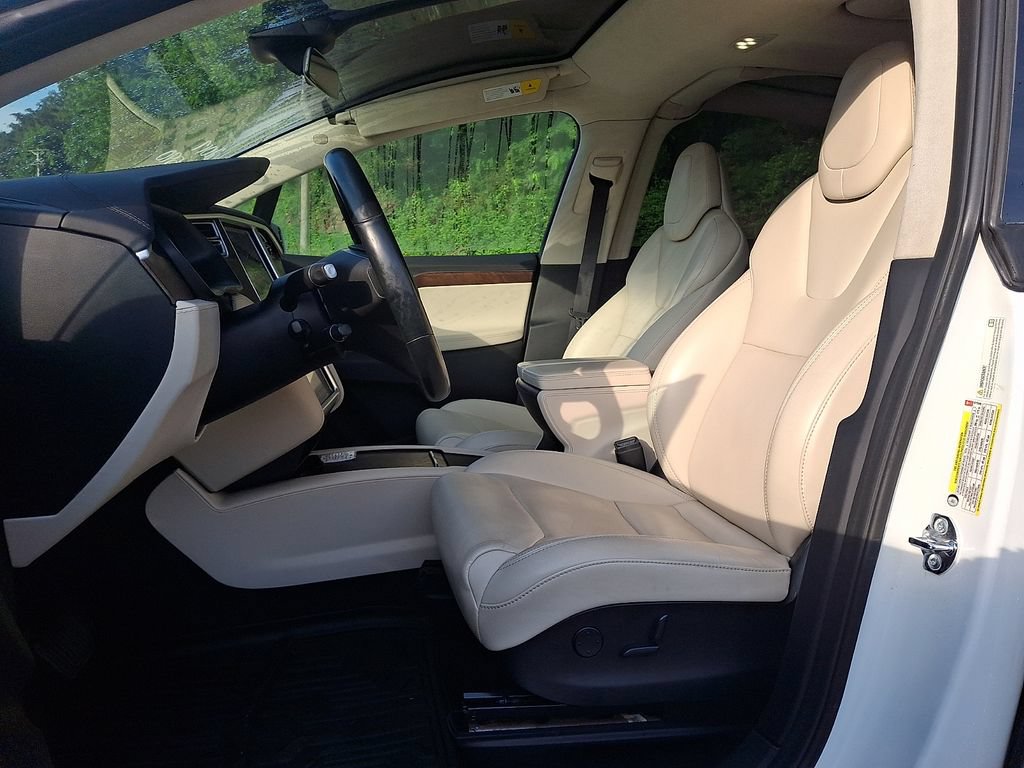 Used 2017 Tesla Model X 75D AWD/4WD image 13