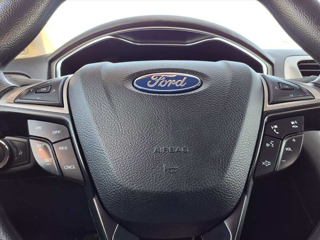 Used 2020 Ford Fusion SE image 14