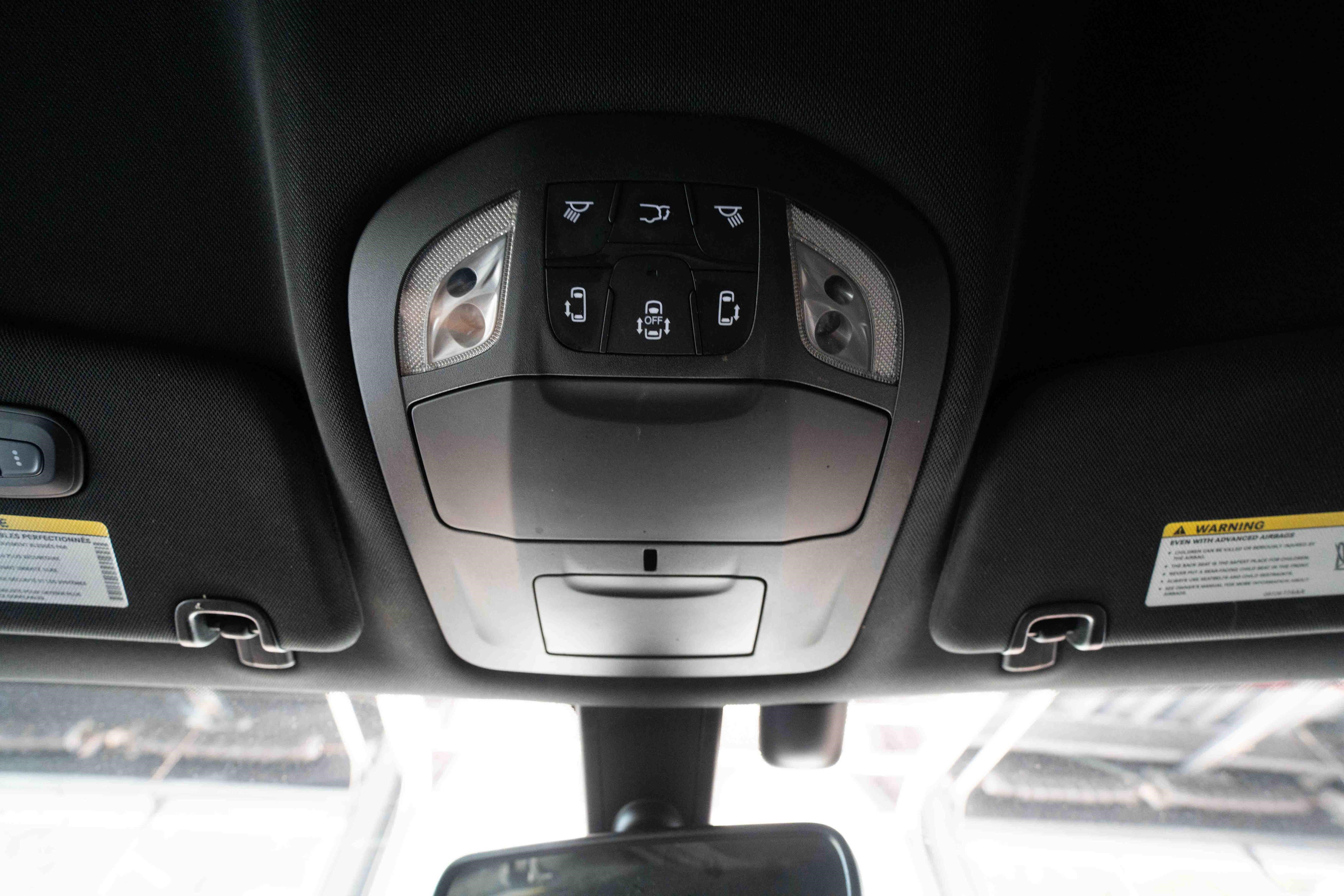 Used 2020 Chrysler Pacifica Touring w/ S Appearance Package FWD image 18