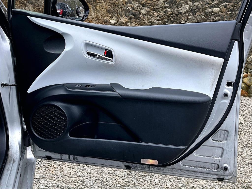 Used 2017 Toyota Prius Prime Plus w/ Carpet Mat Package image 15