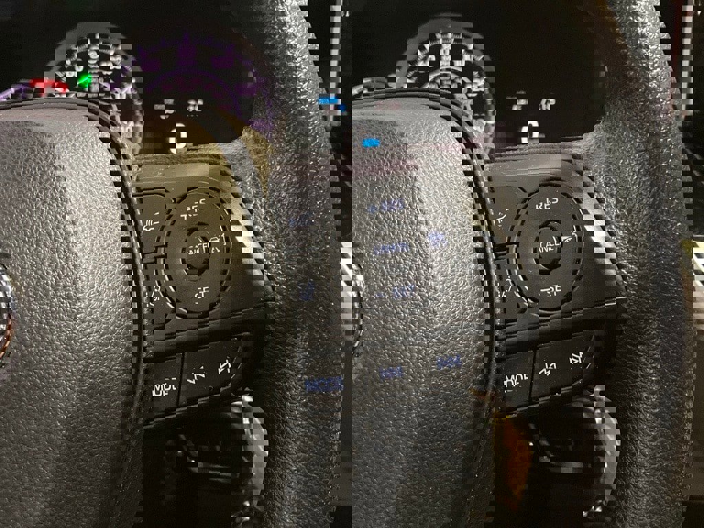 Used 2020 Toyota Corolla LE image 15