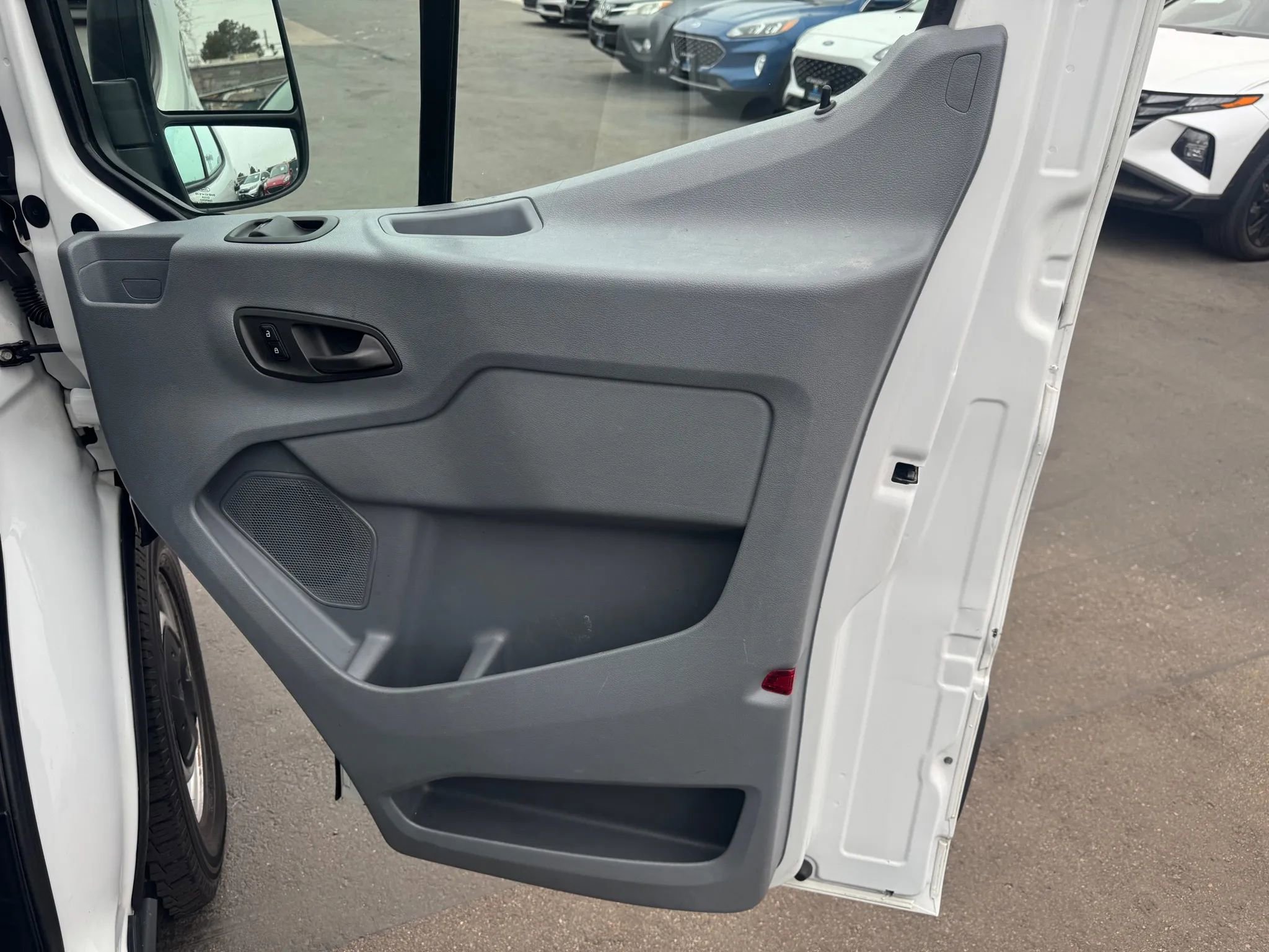 Used 2018 Ford Transit 250 148 Low Roof image 22