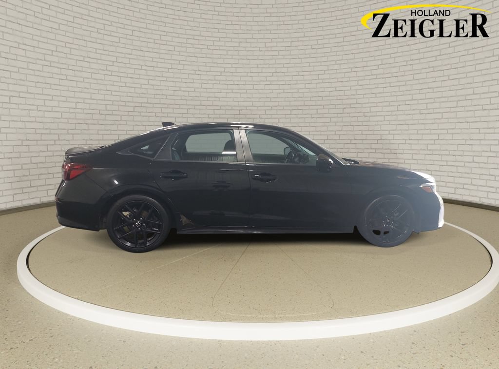 Used 2025 Honda Civic Sport image 4