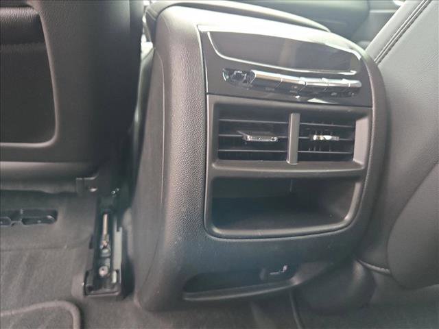 Used 2019 Cadillac XT5 Luxury FWD image 17