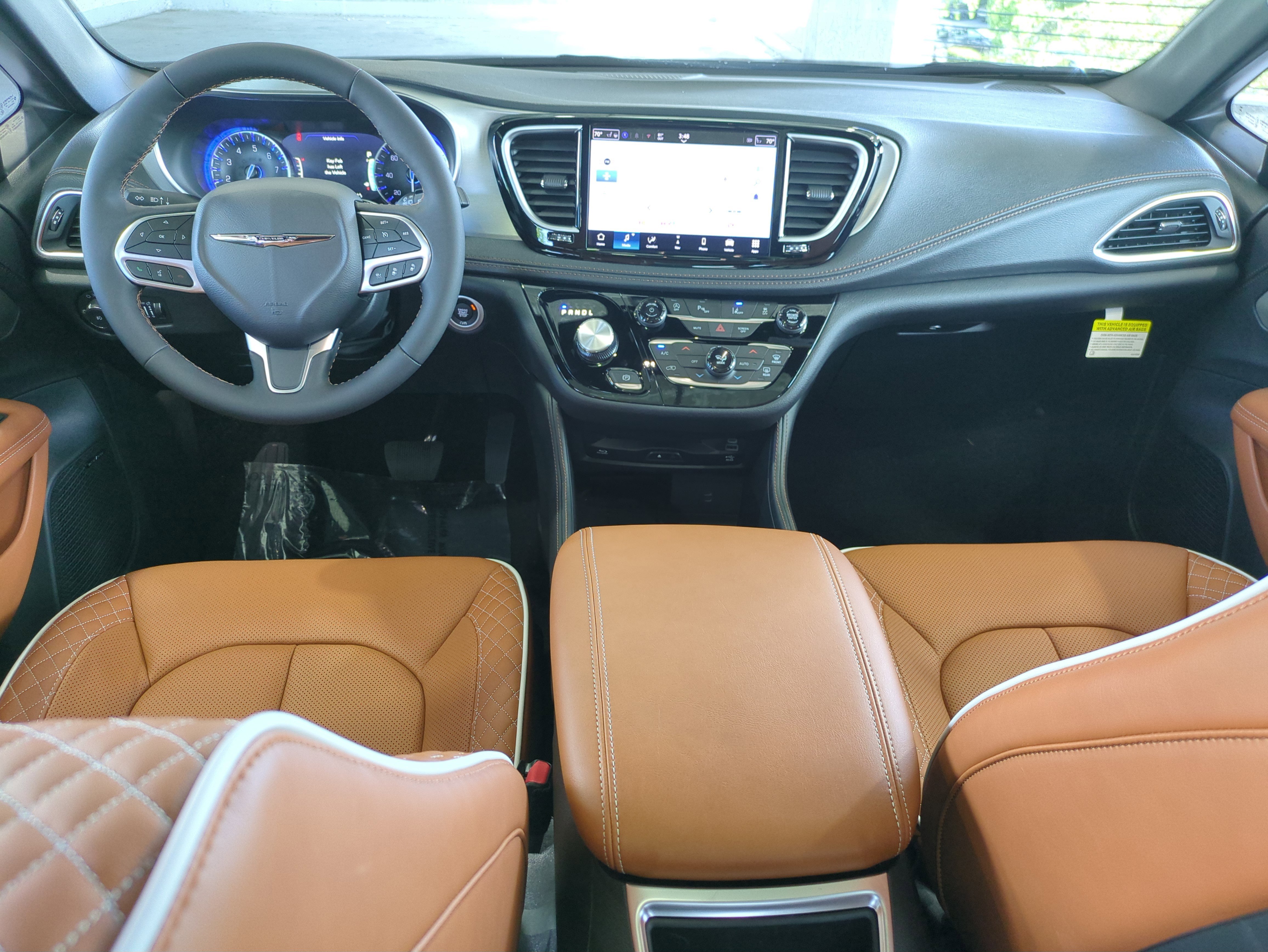 New 2026 Chrysler Pacifica Pinnacle w/ Trailer Tow Group image 16
