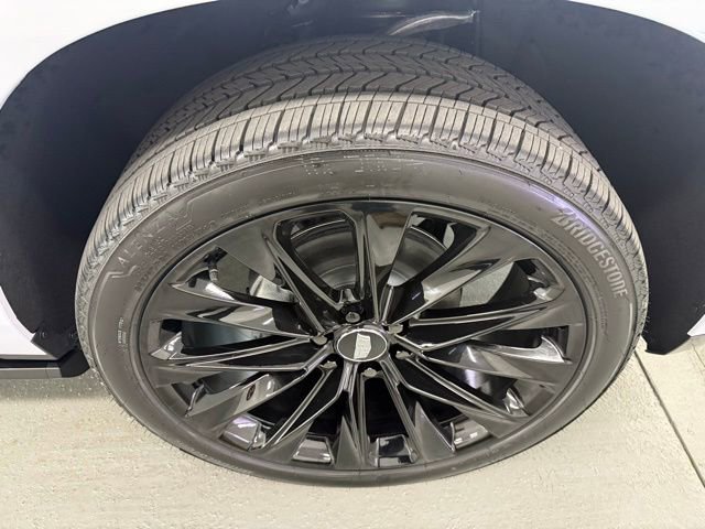 Used 2026 Cadillac Escalade Platinum Sport w/ LPO, ONYX Package image 4