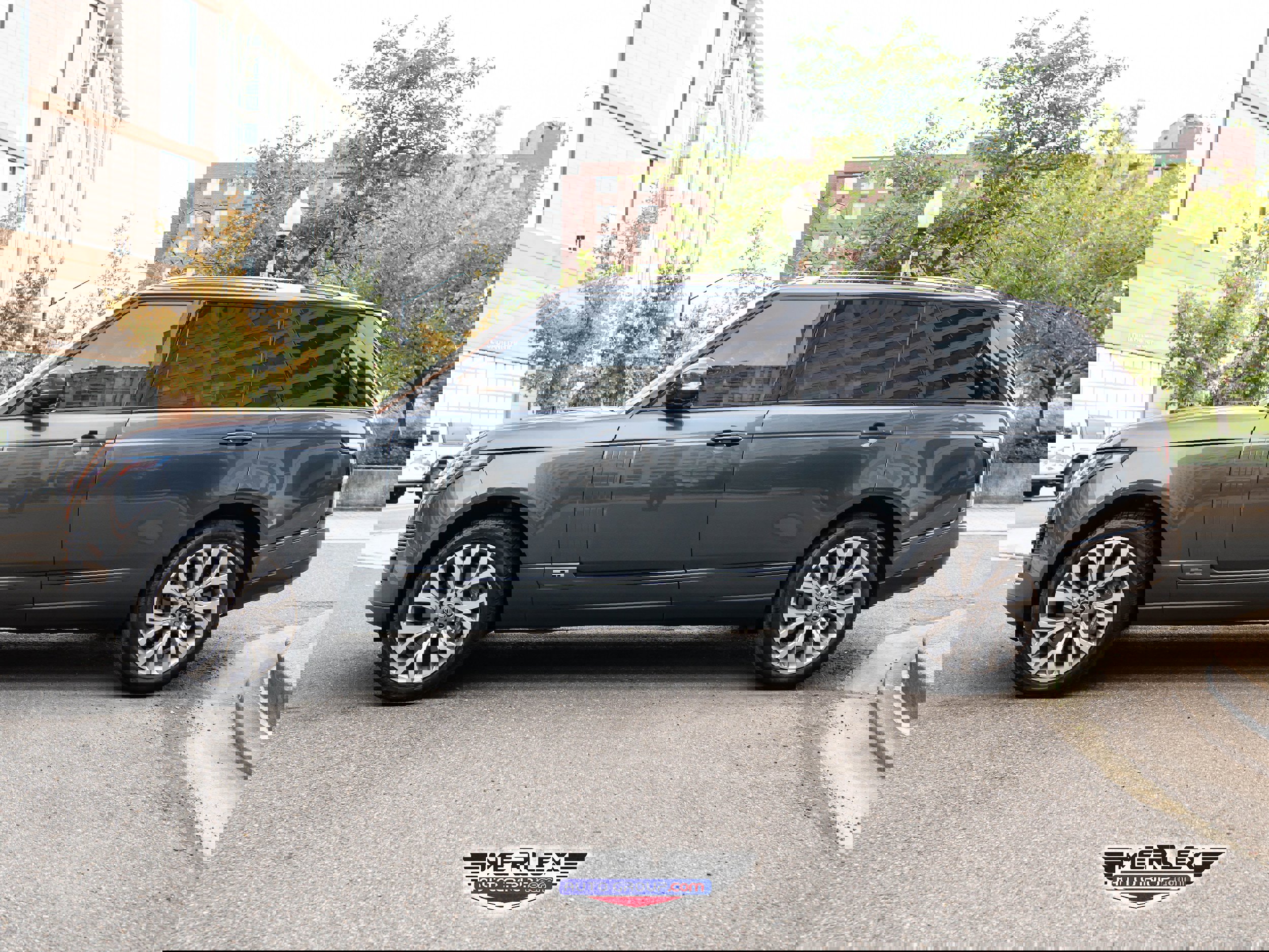 Used 2018 Land Rover Range Rover Long Wheelbase Supercharged image 4