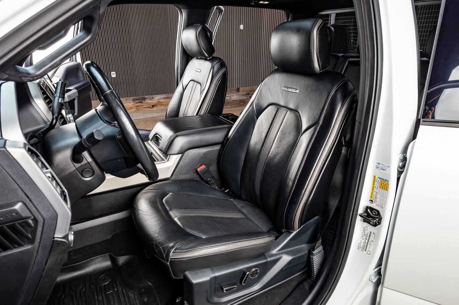 Used 2021 Ford F250 Platinum w/ FX4 Off-Road Package image 29