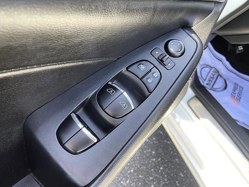 Used 2020 Nissan Maxima 3.5 SV w/ Floor Mat Group FWD image 14