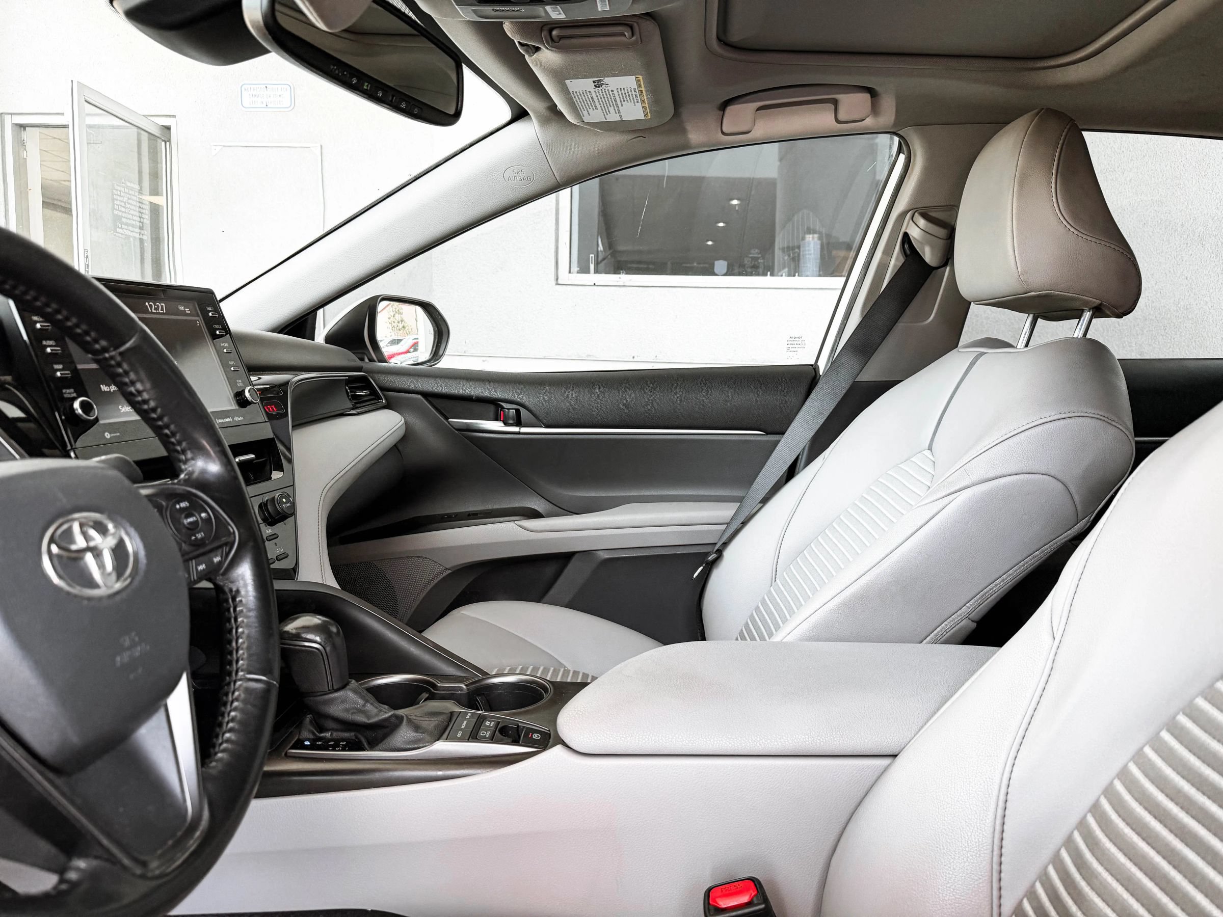 Used 2021 Toyota Camry SE w/ Audio Upgrade Package FWD image 30