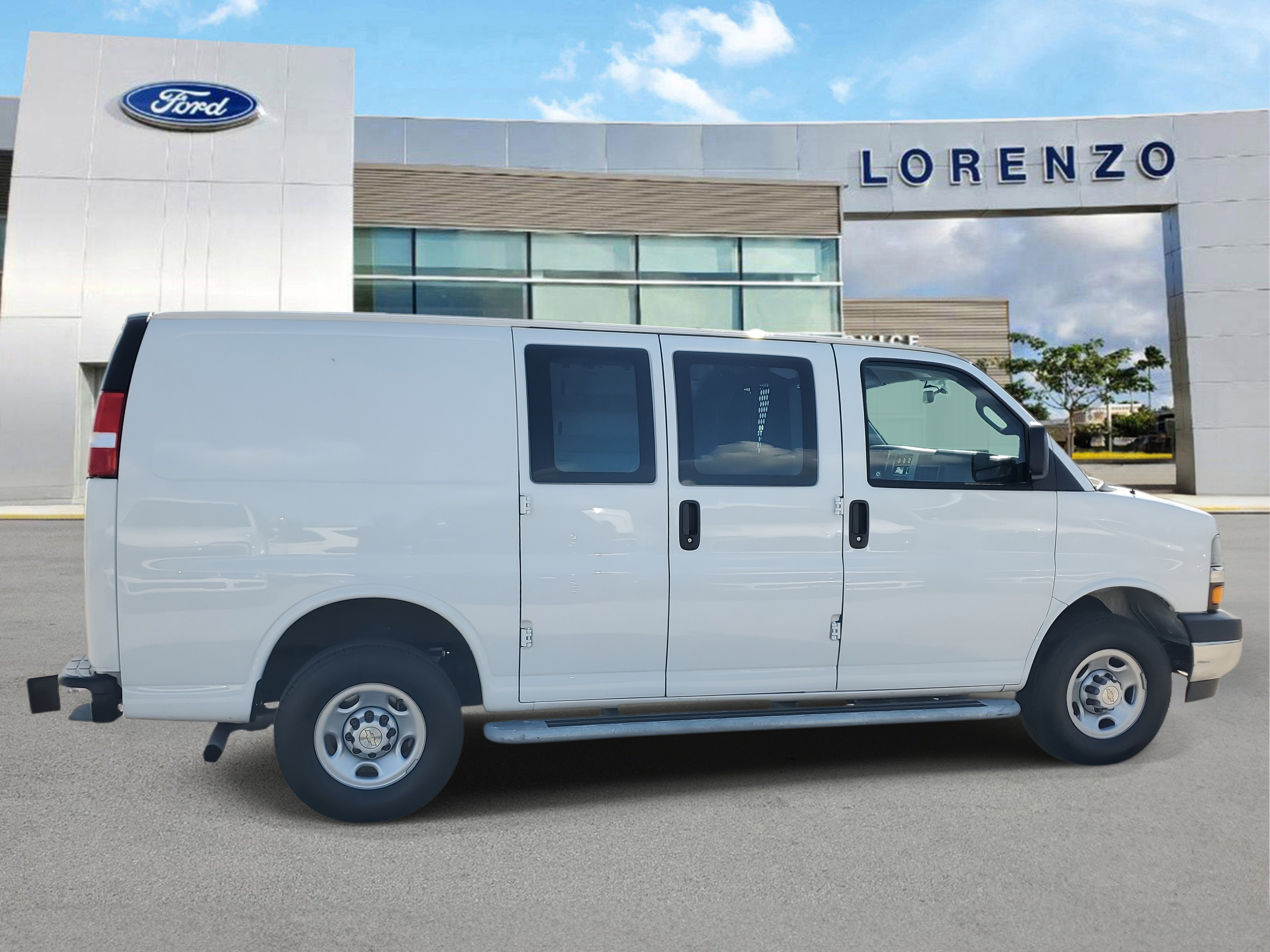 Used 2024 Chevrolet Express 2500 w/ Driver Convenience Package image 4