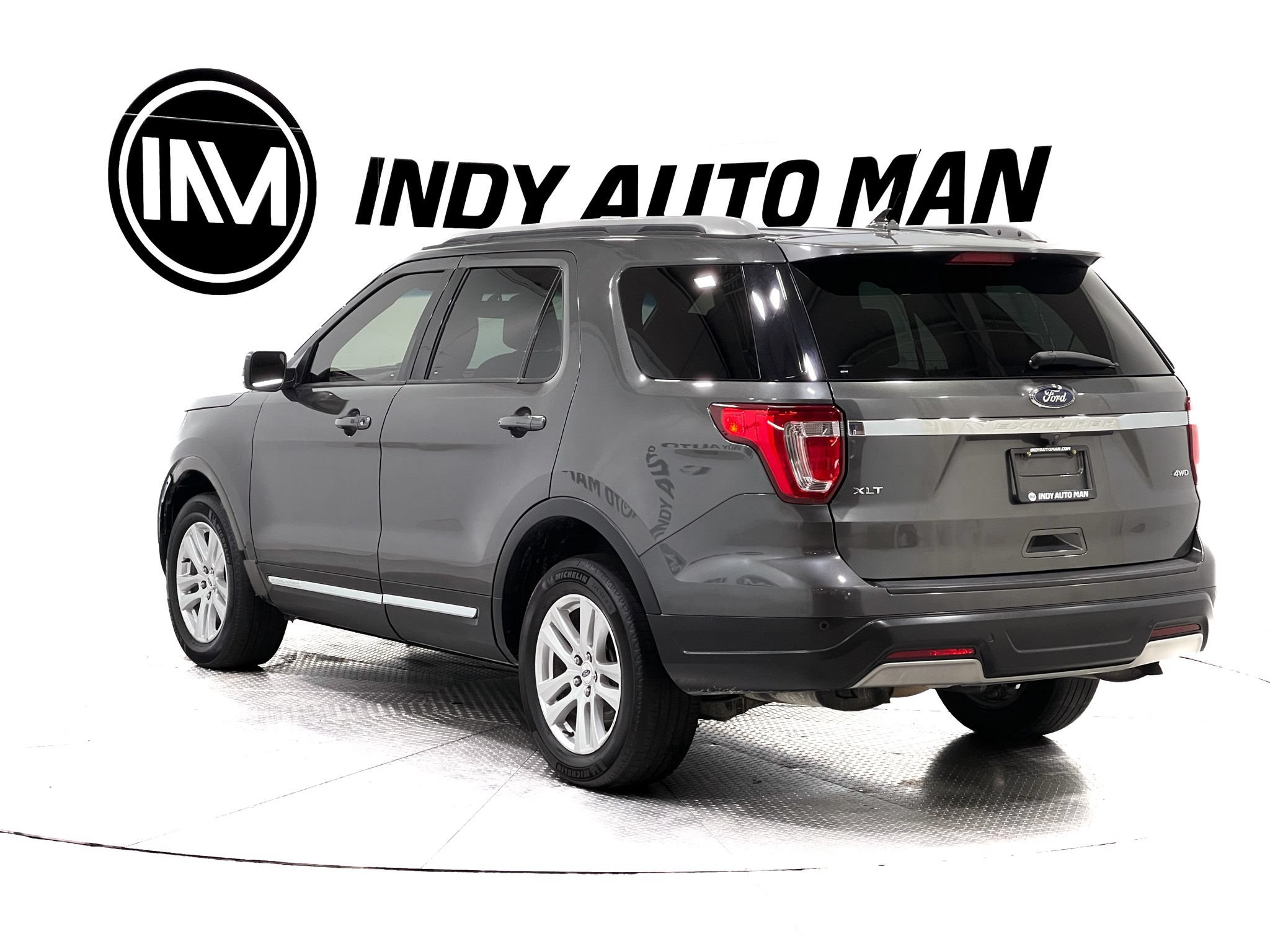 Used 2019 Ford Explorer XLT w/ Equipment Group 202A AWD/4WD image 6