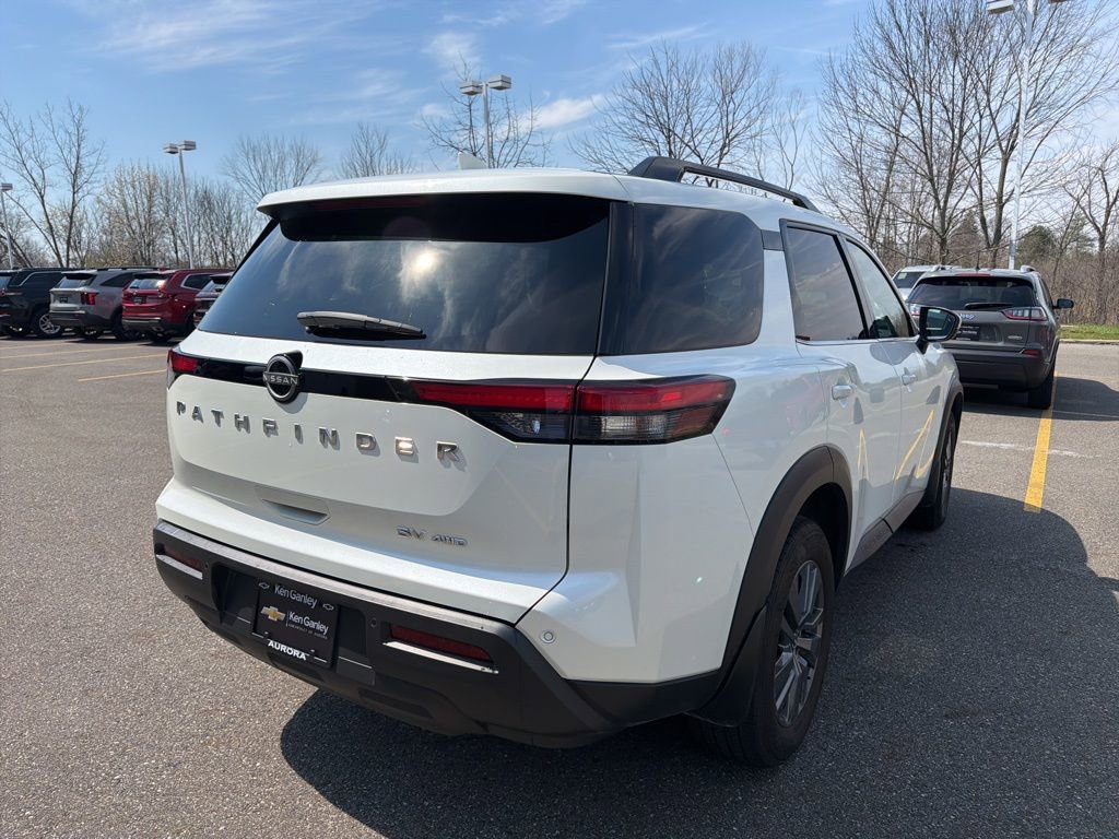 Used 2024 Nissan Pathfinder SV w/ Lighting Package (N92) image 9