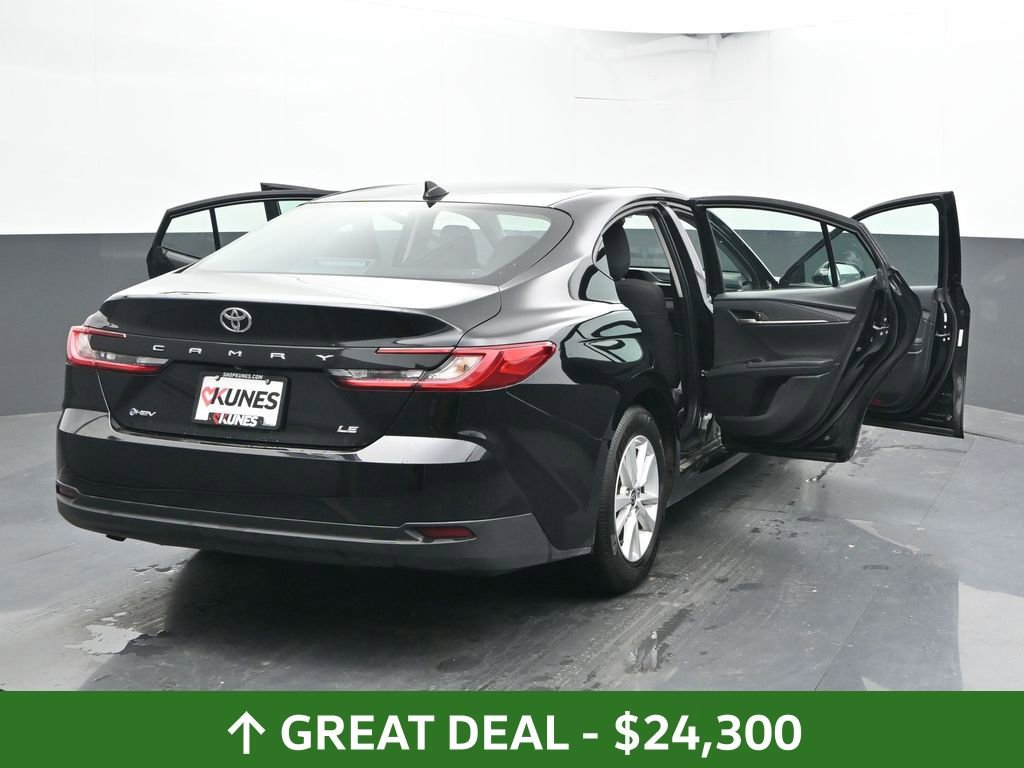 Used 2025 Toyota Camry LE image 56