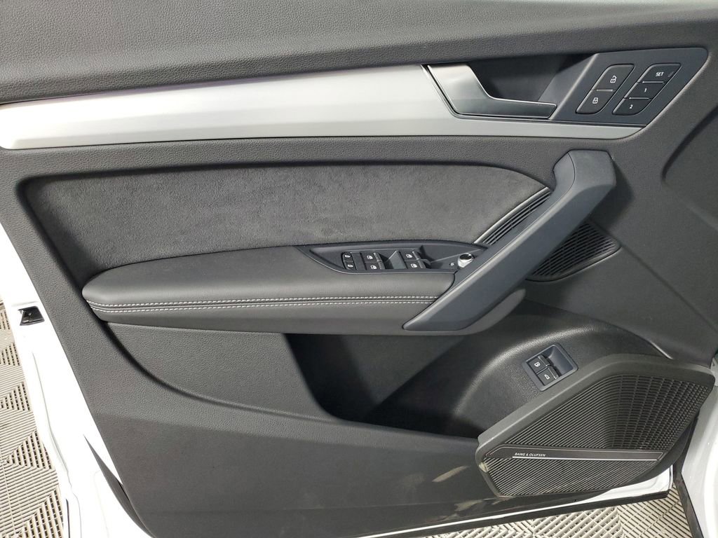 Used 2024 Audi Q5 e Prestige w/ Prestige Package AWD/4WD image 19