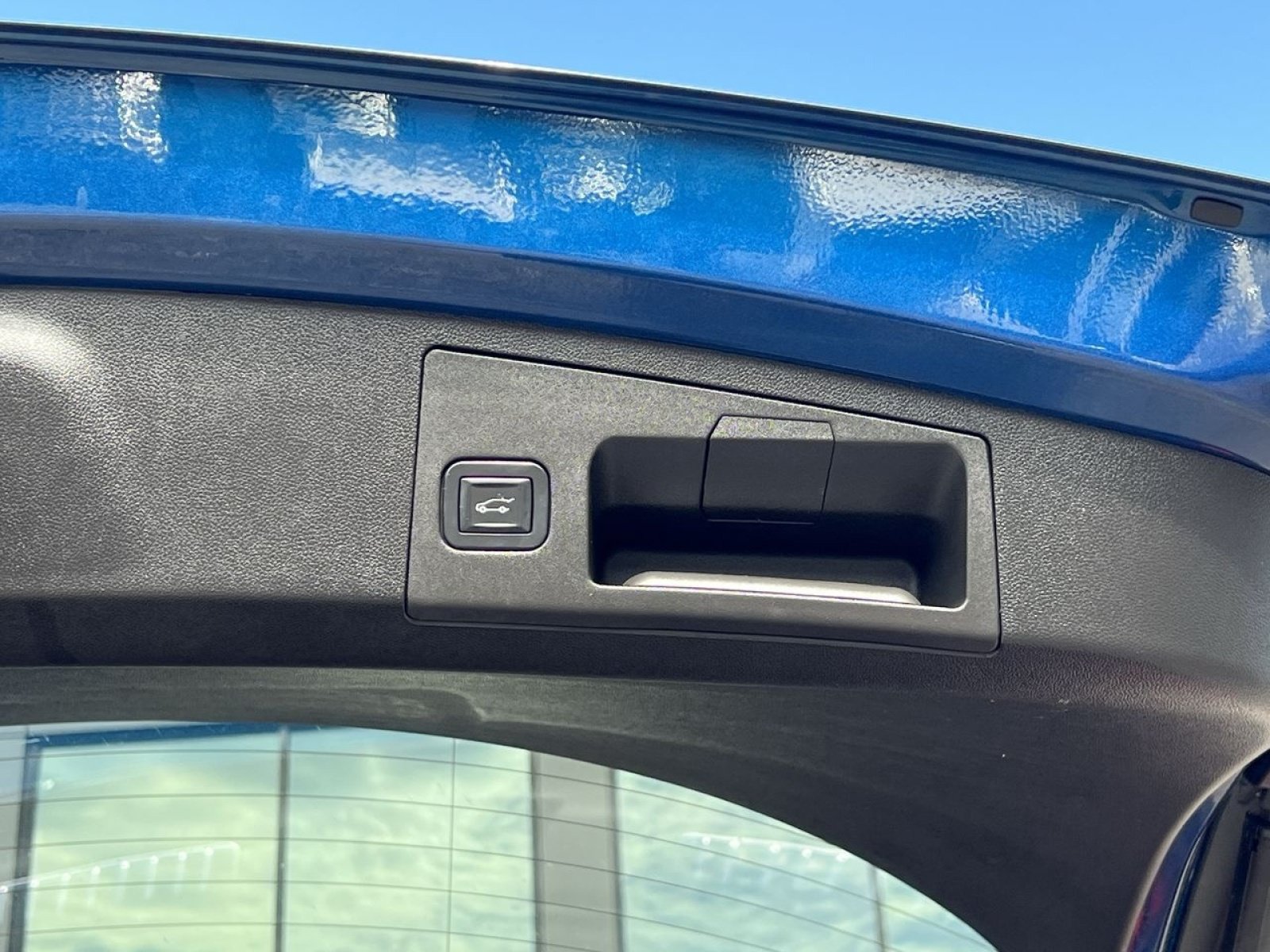 Used 2019 Cadillac XT4 Premium Luxury AWD/4WD image 25
