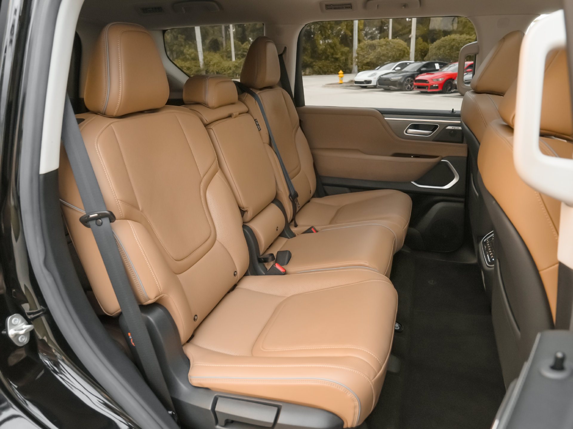 Used 2025 INFINITI QX80 Luxe RWD image 36