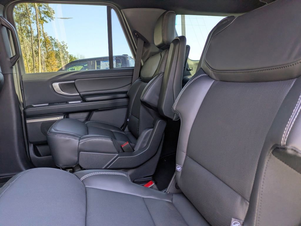 New 2026 Ford Expedition Platinum w/ Stealth Appearance Package image 17