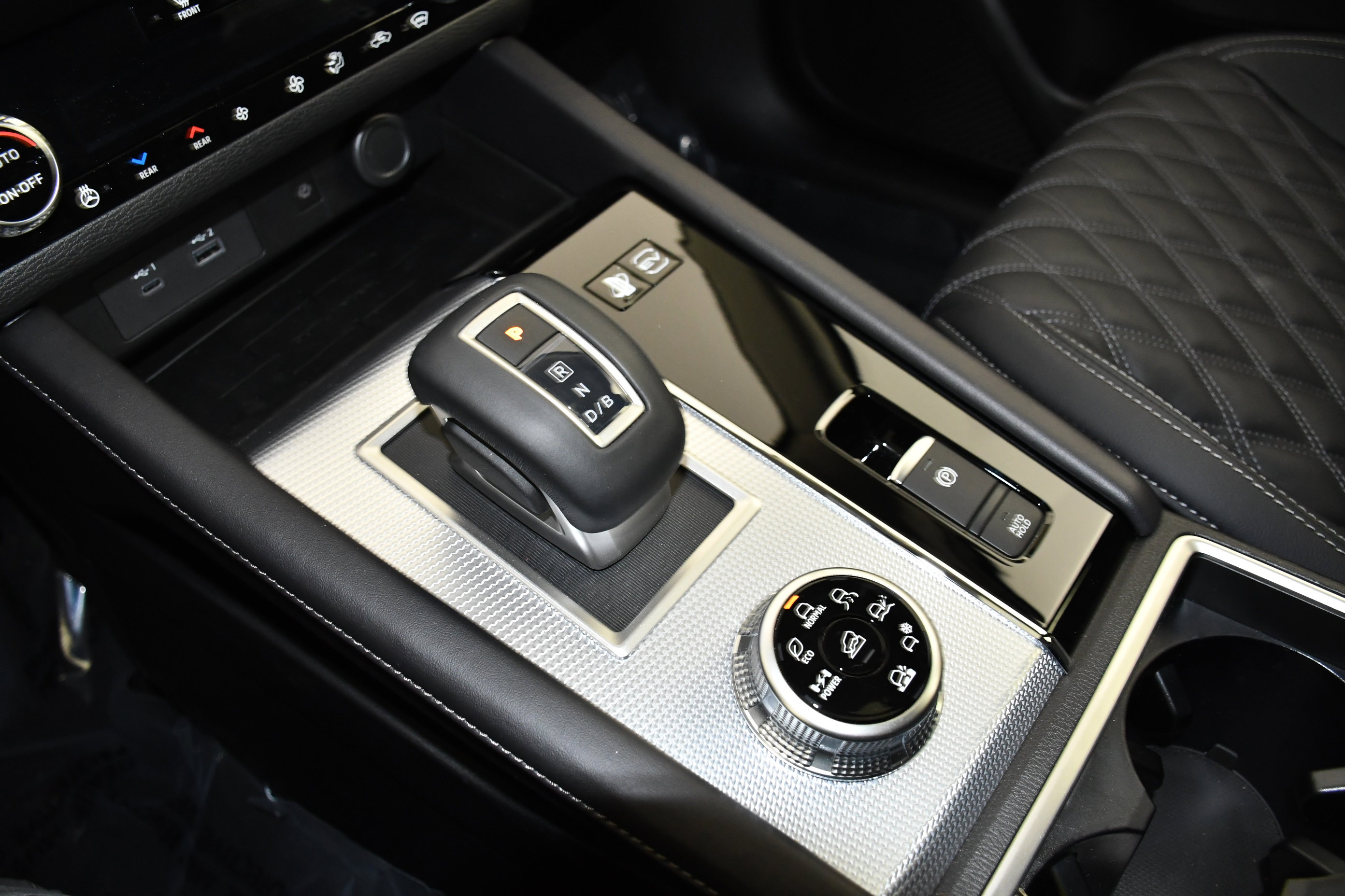 Used 2025 Mitsubishi Outlander SEL image 30