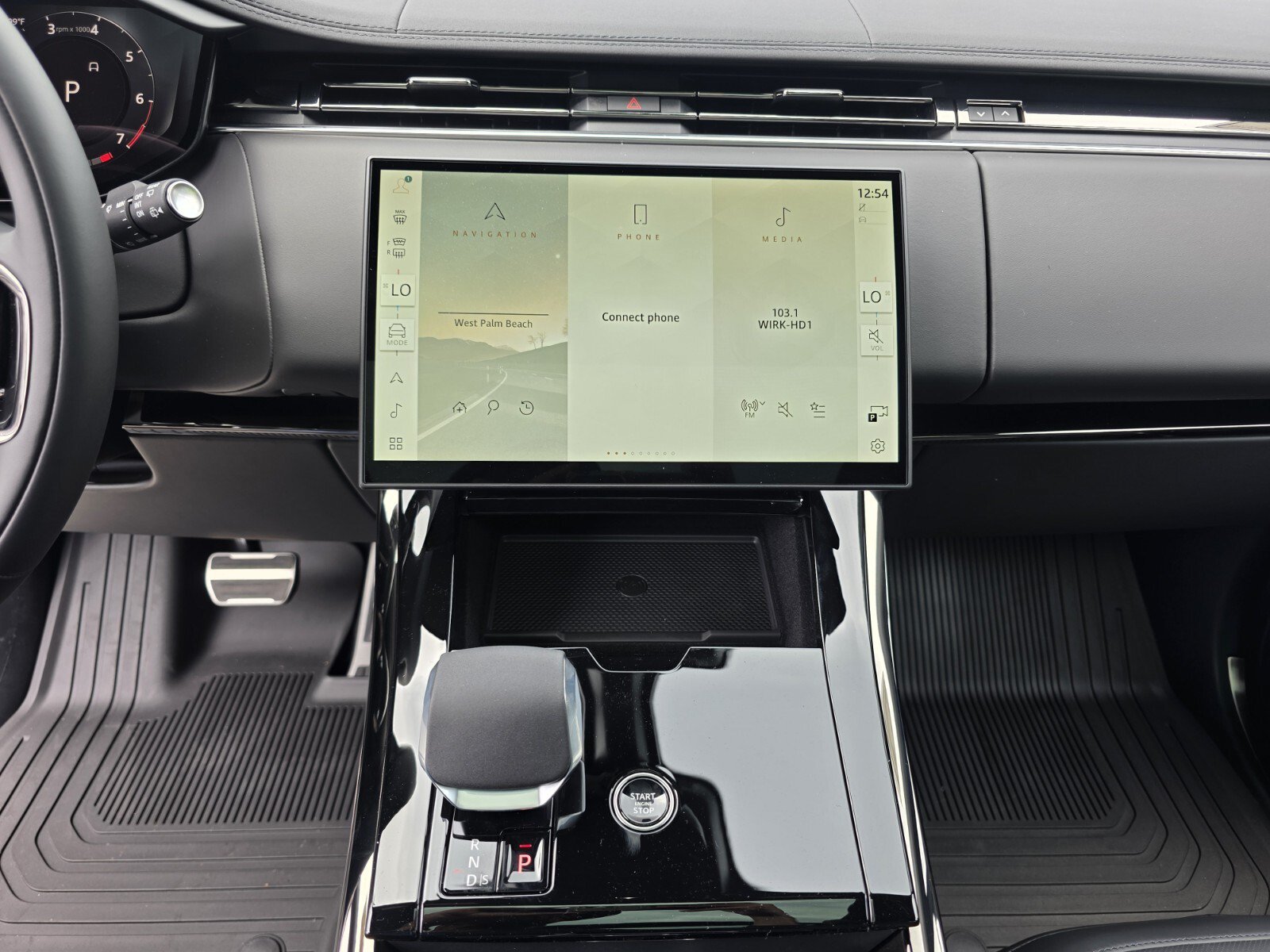 New 2026 Land Rover Range Rover Sport Dynamic SE AWD/4WD image 19