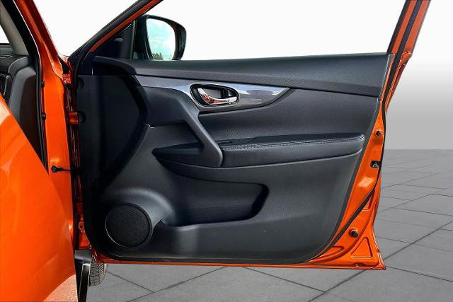 Certified 2020 Nissan Rogue SV FWD image 22