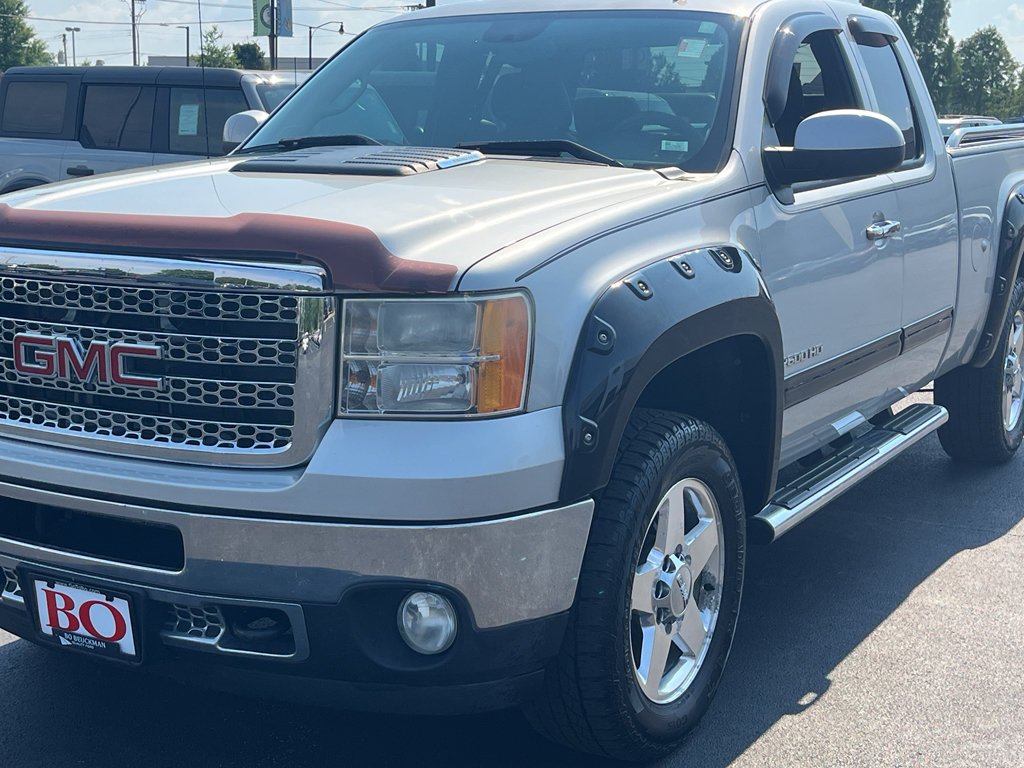 Used 2011 GMC Sierra 2500 SLT w/ SLT Convenience Package AWD/4WD image 3