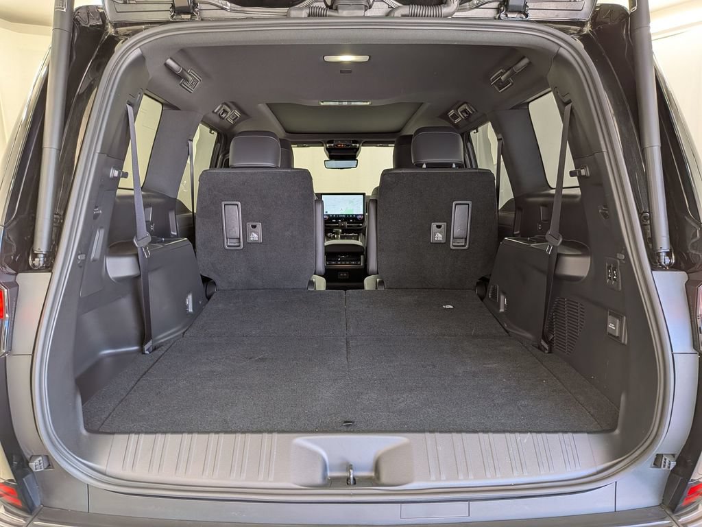 Used 2025 Lexus GX 550 w/ Accessory Package (2T) AWD/4WD image 34