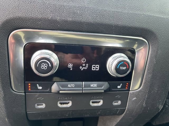 Used 2021 GMC Yukon Denali w/ Denali Premium Package AWD/4WD image 14