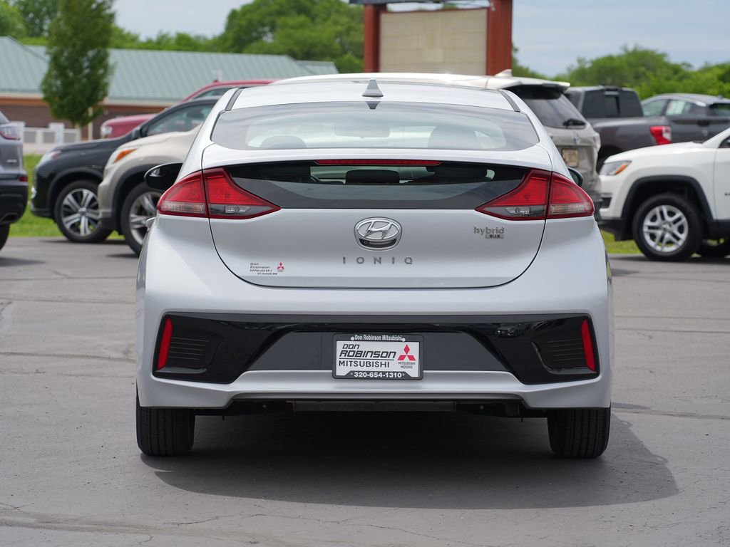 Used 2018 Hyundai Ioniq Blue FWD image 4