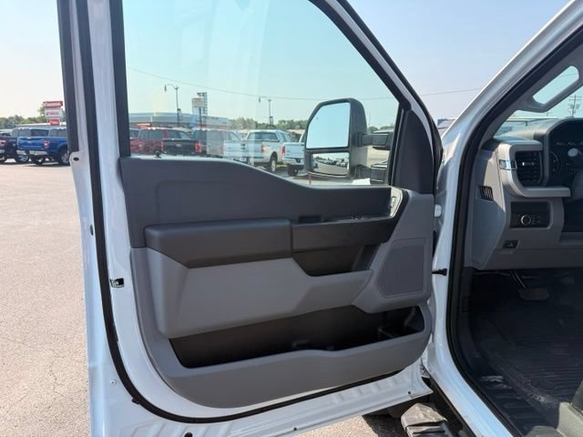 New 2026 Ford F550 4x4 Regular Cab Super Duty image 12