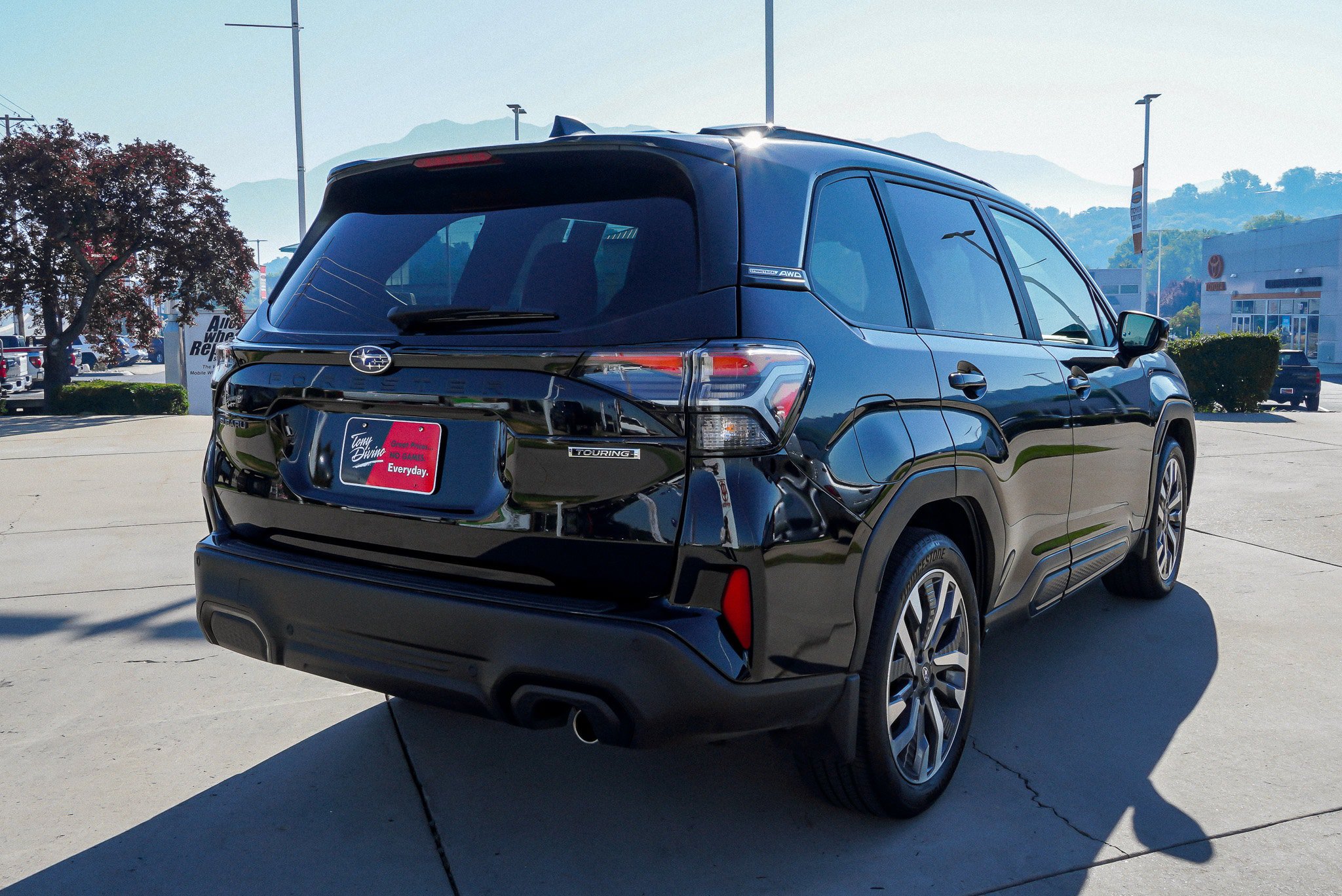 Used 2025 Subaru Forester Touring w/ Popular Package - Touring AWD/4WD image 8