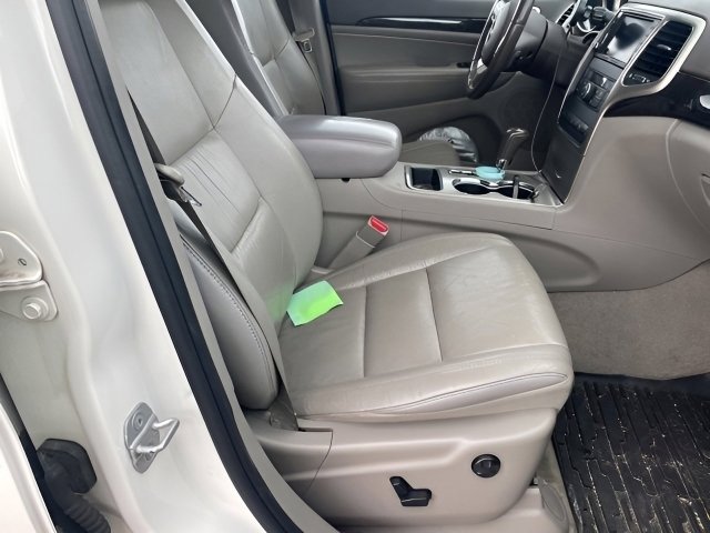 Used 2012 Jeep Grand Cherokee Laredo image 8