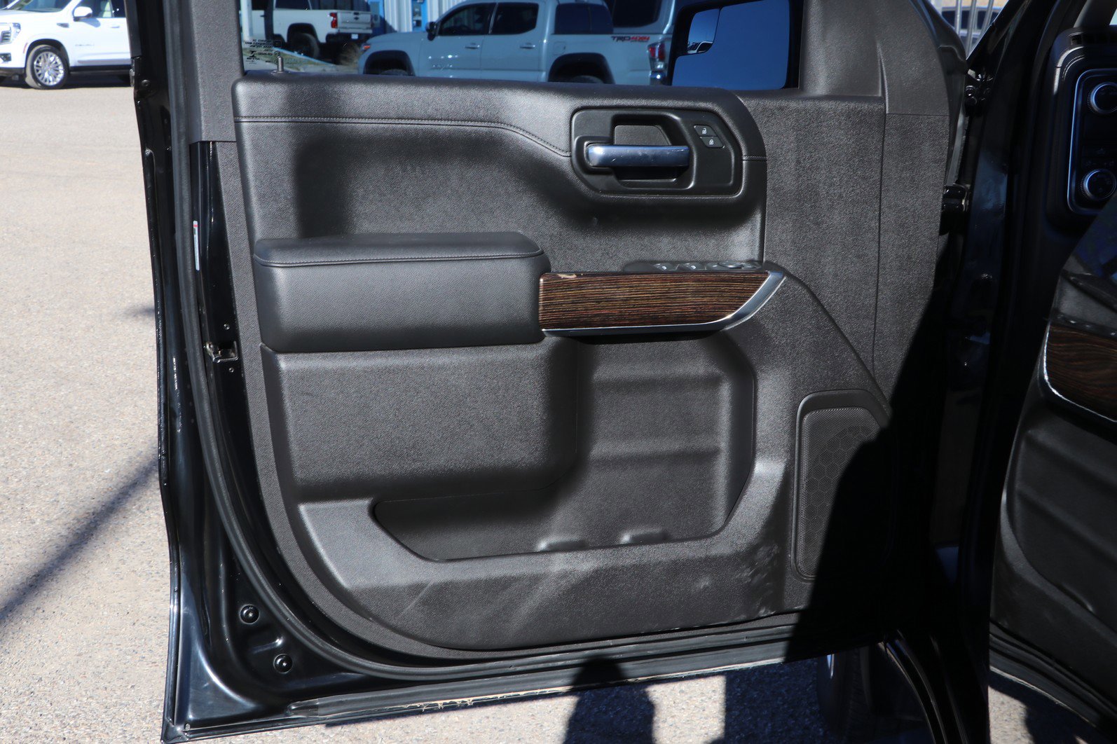 Used 2020 GMC Sierra 1500 SLE w/ SLE Value Package image 9