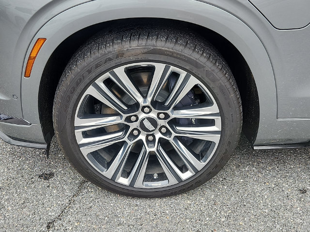 Certified 2026 Cadillac Vistiq Sport w/ LPO, Floor Liner Package AWD/4WD image 8