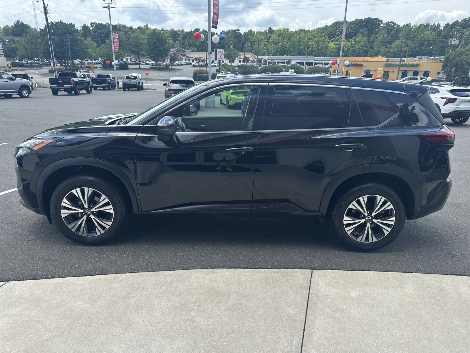 Used 2021 Nissan Rogue SV AWD/4WD image 5