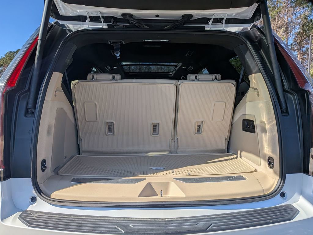 Certified 2023 Cadillac Escalade Premium Luxury w/ Performance Package image 24