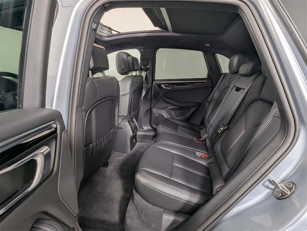 Used 2025 Porsche Macan Base w/ Premium Package Plus image 21