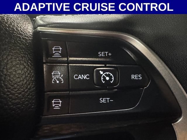 Used 2025 Jeep Grand Cherokee Altitude AWD/4WD image 18