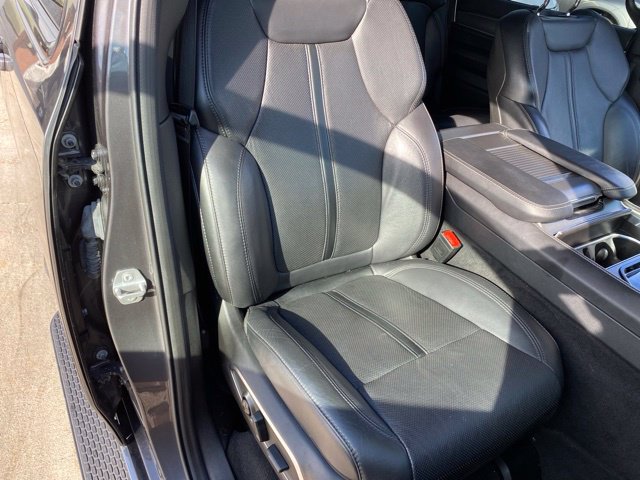 Used 2025 Jeep Wagoneer Series III w/ 8-Passenger Seating Package AWD/4WD image 37