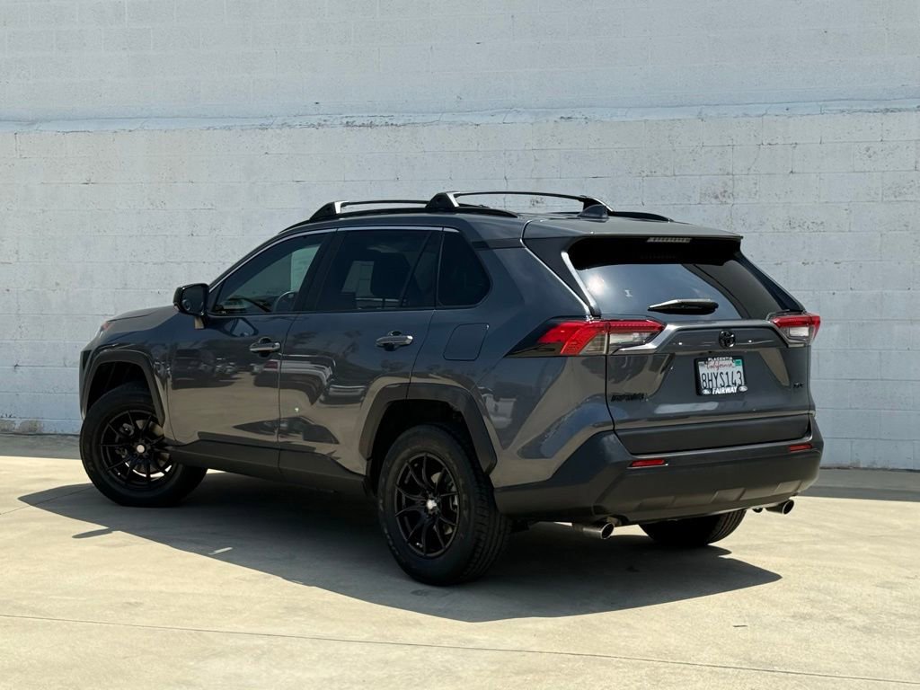 Used 2019 Toyota RAV4 LE w/ Carpet Mat Package FWD image 4