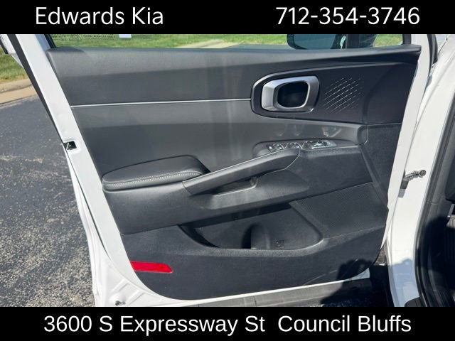 New 2025 Kia Sorento S w/ Panoramic Sunroof Package image 16