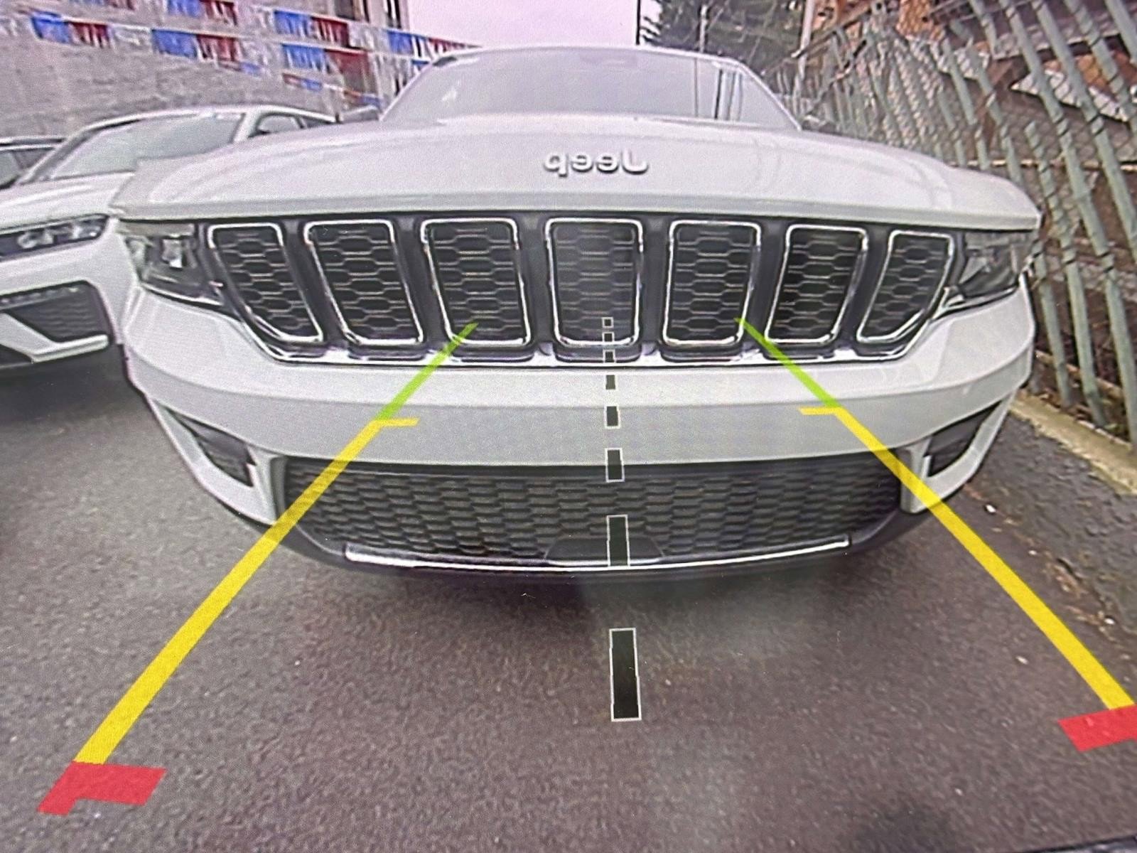 Used 2023 Jeep Grand Cherokee L Limited AWD/4WD image 25