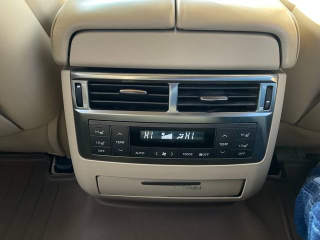 Used 2011 Lexus LX 570 4WD w/ Luxury Pkg image 14